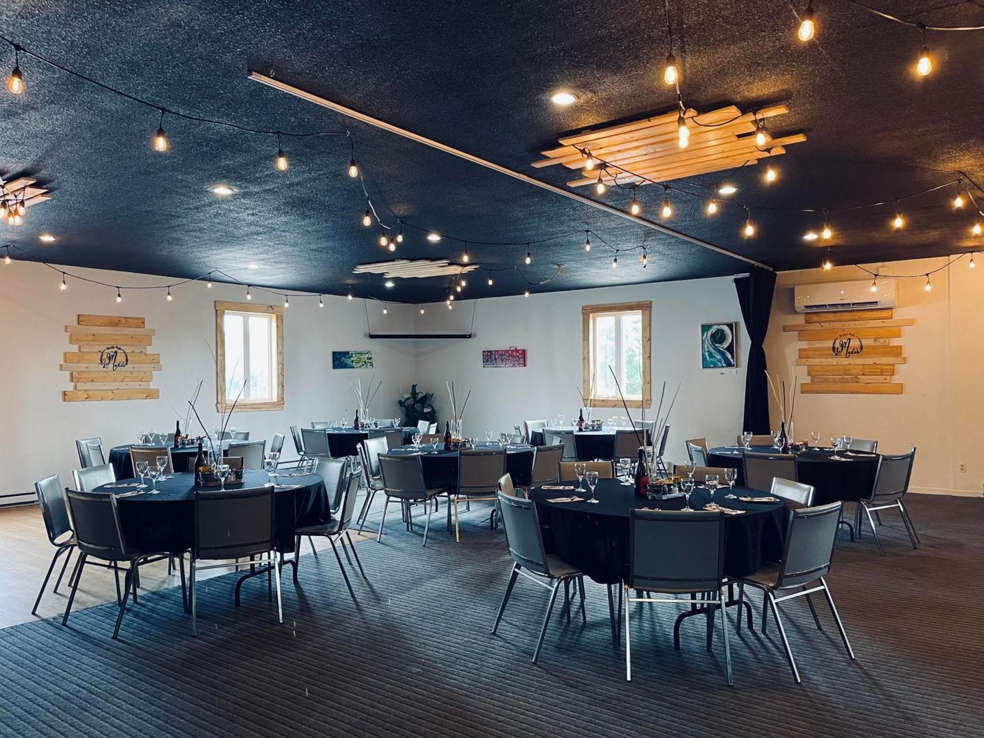 Resto Pub Motel Le Madub L'Isle-Verte 外观 照片